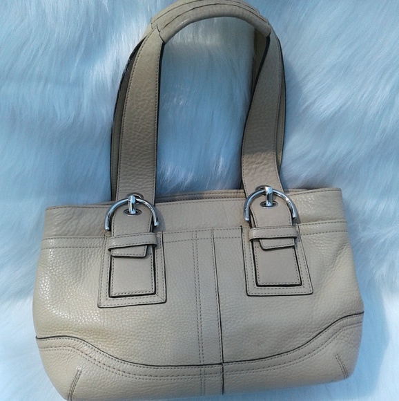 Coach handbag. - Picture 3 of 6
